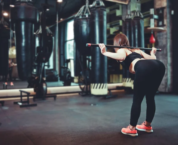 Entrenamiento Glúteos Músculos Espalda Hermosa Mujer Forma Haciendo Ejercicio Con — Foto de Stock