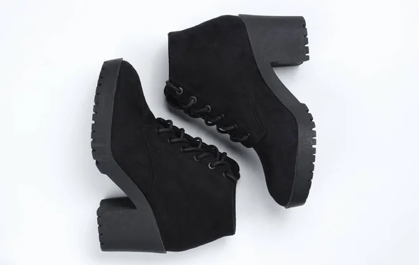 Sapatos Camurça Preta Fundo Branco Visão Superior Minimalismo — Fotografia de Stock