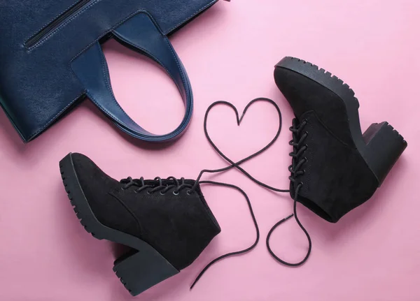 Black Suede Boots Heart Shaped Laces Bag Pink Background Top — Stock Photo, Image