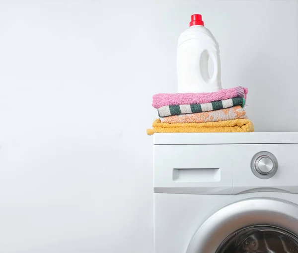 Bottle Washing Gel Stack Towels Washing Machine White Background Copy — Stock Photo, Image