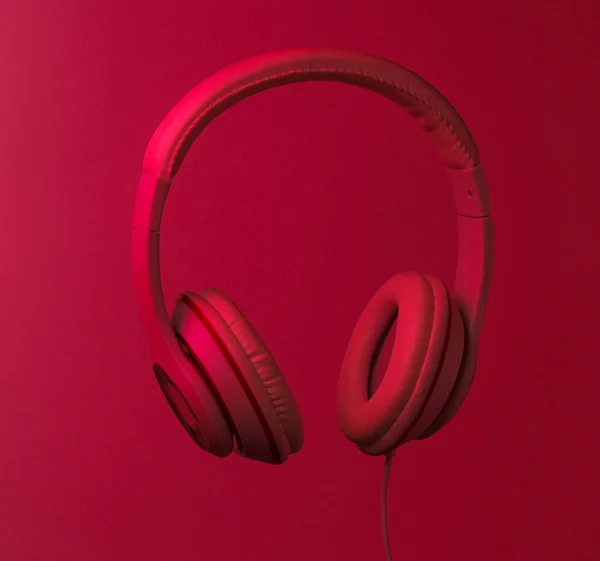 Klasszikus Vezetékes Fejhallgató Piros Neon Lámpával Retro Stílusban Minimalista Zenei — Stock Fotó