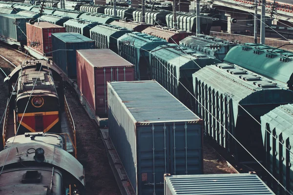 Zware Industrie Oude Goederentrein Spoorweg Bij Zonsondergang — Stockfoto