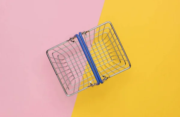 Mini Shopping Basket Pink Yellow Pastel Background Top View — Stock Photo, Image