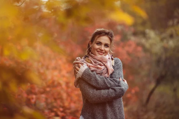 Art Portrait Young Cheerful Woman Autumn Clothes Posing Forest Reddened — Stock Photo, Image