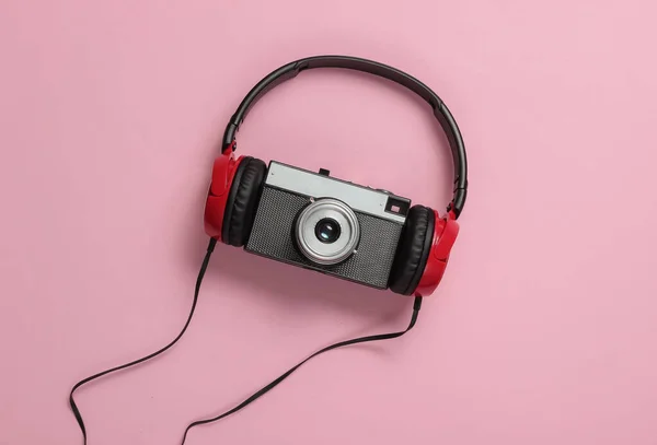 Auriculares Cámara Cine Sobre Fondo Rosa Pastel Diversión Verano Vista —  Fotos de Stock