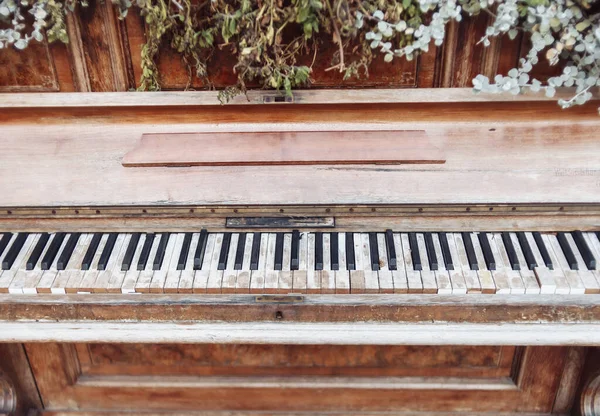 Alte Piano Straßenkünstler Der Stadt — Stockfoto