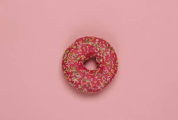 Comida Minimalista Naturaleza Muerta Donut Esmaltado Sobre Fondo Pastel Rosa — Foto de Stock