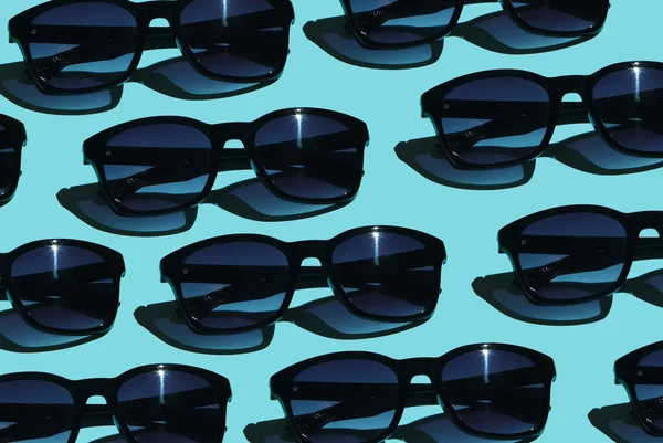 Popkonst Bakgrund Snygga Solglasögon Blå Pastell Bakgrund Mode Skott Med — Stockfoto