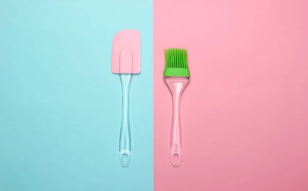 Kitchen Tools Kitchen Spatula Brush Pink Blue Pastel Background Minimalism — Stock Photo, Image