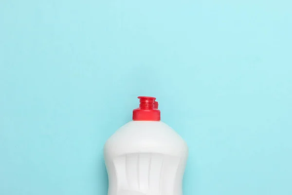 Uma Garrafa Detergente Sobre Fundo Pastel Azul Conceito Limpeza Casa — Fotografia de Stock