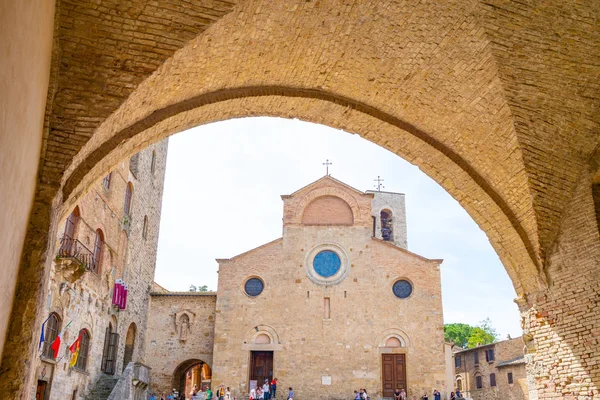 San Giminiano Talya Mayıs 2016 Turist Katedrali Merdivenlerinde — Stok fotoğraf