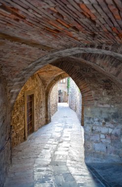 İtalya, Umbria, Gubbio, Galeotti Sokağı'nın ortaçağ mimarisi