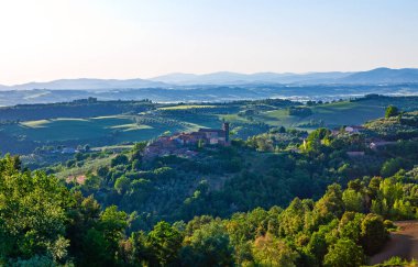İtalya, Umbria, Deruta, eski şehir merkezine görülen Vadisi