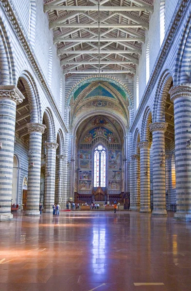 Orvieto Italy May 2009 Visirors Nave Cathedral — Stock Photo, Image