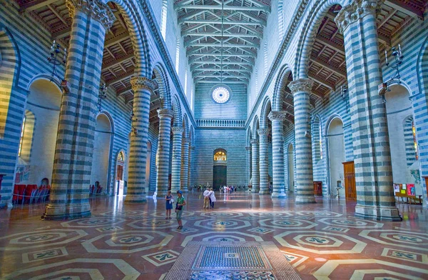 Orvieto Italy May 2009 Visirors Nave Cathedral — Stock Photo, Image