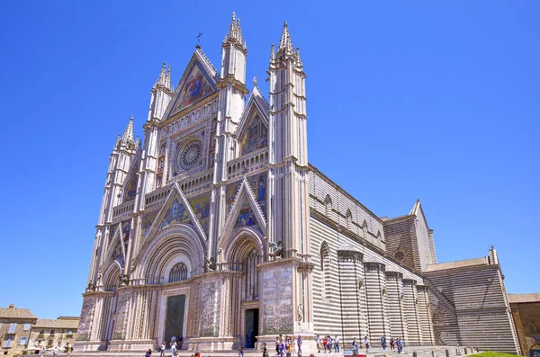 Orvieto Itália Maio 2009 Visitantes Caminhando Pela Catedral — Fotografia de Stock