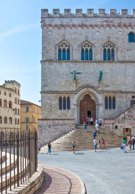 Perugia, İtalya - 22 Mayıs 2009: İnsanlar Dei Priori Sarayı merdiven üzerinde