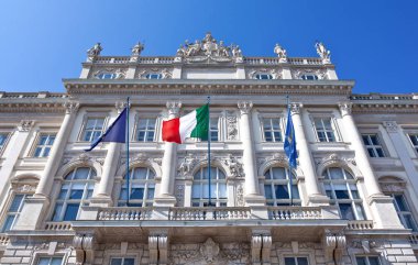 İtalya, Trieste, Citta Vecchia mahallesinin renkli mimarileri