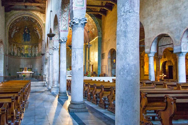 Trieste Italia Agosto 2010 Nave Lateral Catedral San Giusto —  Fotos de Stock