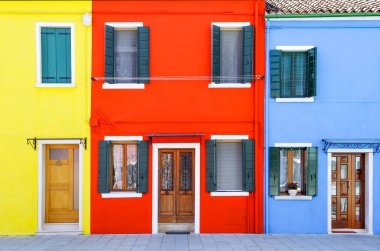 Avrupa, İtalya, Venetia, Burano adası tipik renkli evlerin