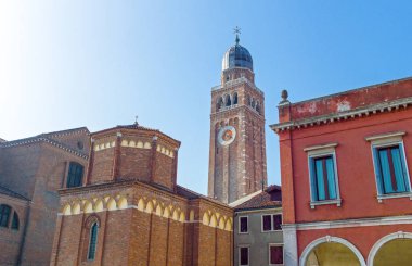 İtalya, Chioggia, çan kulesi ve apsisin S.Maria Assunta Katedrali.