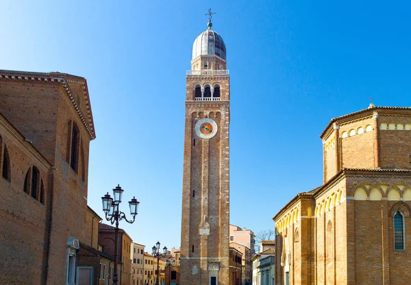イタリア キオッジャ ビューの鐘塔のサンタ アスンタ大聖堂 — ストック写真