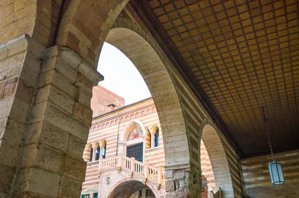 Italy Verona Della Ragione Palace Seen Mercato Vecchio Square — Stock Photo, Image