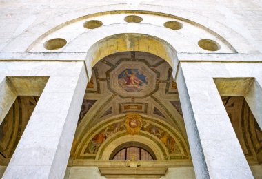 Poyana Maggiore, İtalya - 8 Mayıs 2011: Villa Pojana atrium, Giovanni Battista Zelotti, açık havada resim sergisi ile Mimar Andrea Palladio