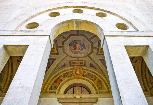 Poyana Maggiore, İtalya - 8 Mayıs 2011: Villa Pojana atrium, Giovanni Battista Zelotti, açık havada resim sergisi ile Mimar Andrea Palladio