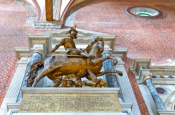 Венеция Италия Февраля 2010 Года Статуя Древнего Местного Воина Церкви — стоковое фото
