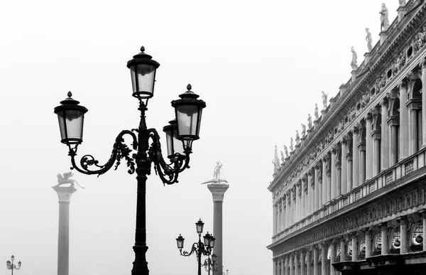 Italia Venecia Vista Hacia Arriba Del Palacio Las Columnas Plaza — Foto de Stock