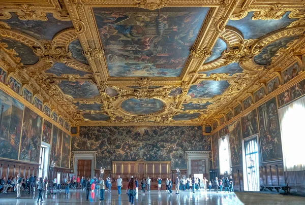 Венеция Италия Сентября 2017 Года Герцогский Дворец Посетители Зале Великого — стоковое фото