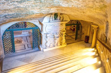 Rabat, Malta - 4 Şubat 2017: Yeraltı mezarlarına St Paul Kilisesi'nin girişinde