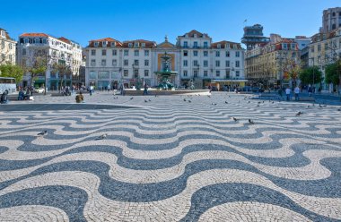 Lisbon, Portekiz - 24 Mart 2009: Rossio Meydanı