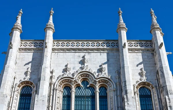 ファサード ベレンのジェロニモス修道院のリスボン ポルトガル 上向き表示 — ストック写真