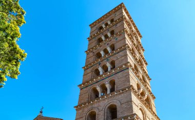 Yunan Abbey St Nilo Kilisesi'nin çan kulesi İtalya, Grottaferrata, yukarı doğru görünümünü