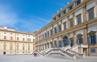 Monza, İtalya - 27 Mart 2018: Royal villa ana cephe görünümünü