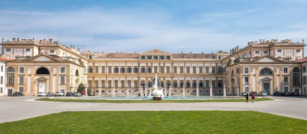 Monza, İtalya - 27 Mart 2018: Royal villa ana cephe görünümünü