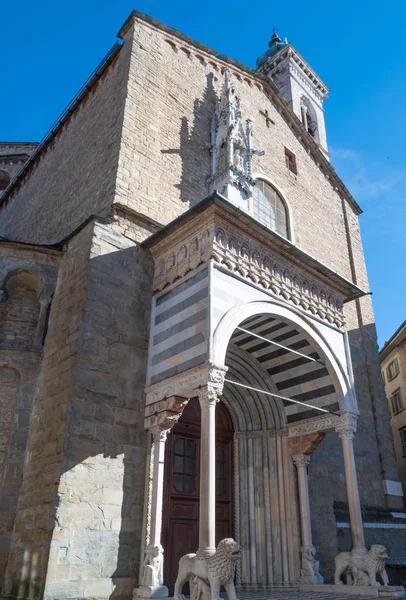 Bergamo Italië Sculpturen Van Leeuwen Portaalsite Van Kant Van Basiliek — Stockfoto