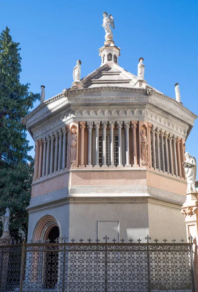 Бергамо Италия Марта 2017 Года Баптисты Рядом Maria Maggiore Felika — стоковое фото