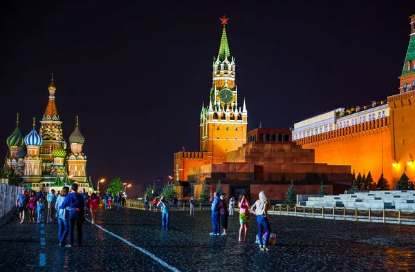 Москва Россия Июля 2013 Ночной Вид Людей Красной Площади Кремлевской — стоковое фото