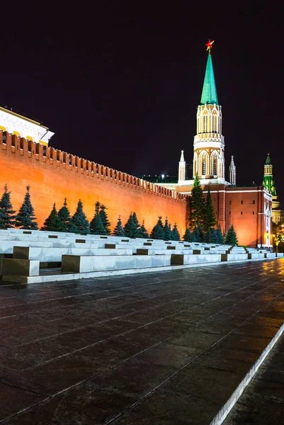 Россия Москва Красная Площадь Ночной Вид Кремлевскую Стену Никольскую Башню — стоковое фото