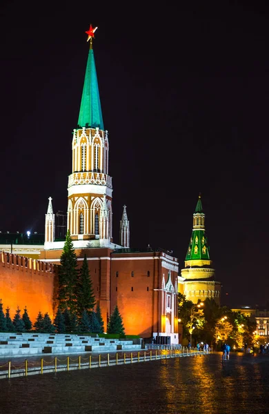 Moskova Rusya Temmuz 2013 Kızıl Meydan Insanların Kremlin Duvarı Nikolskaya — Stok fotoğraf