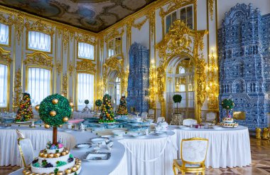 Pushkin Tsarkoje Selo, Rusya Federasyonu - 9 Temmuz 2013: Çevresi St Petersburg, Catherine Palace güzel iç