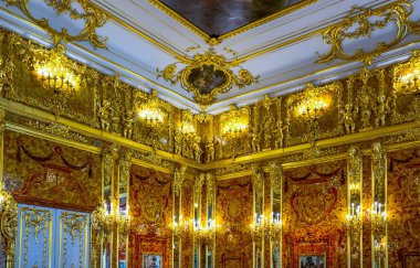 Pushkin Tsarkoje Selo, Rusya Federasyonu - 9 Temmuz 2013: Çevresi St Petersburg, Catherine Palace güzel iç