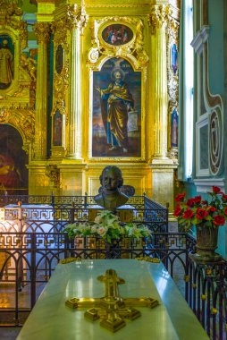 St.Petersburg, Rusya - 7 Temmuz 2013: Romanov Mücevhercilik Dinasty mezarlar indide St Peter ve Paul Katedrali