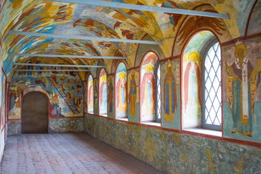 Rostov Kremlin, Rusya Federasyonu - 15 Haziran 2015: Kurtarıcı Kilisesi eski freskler