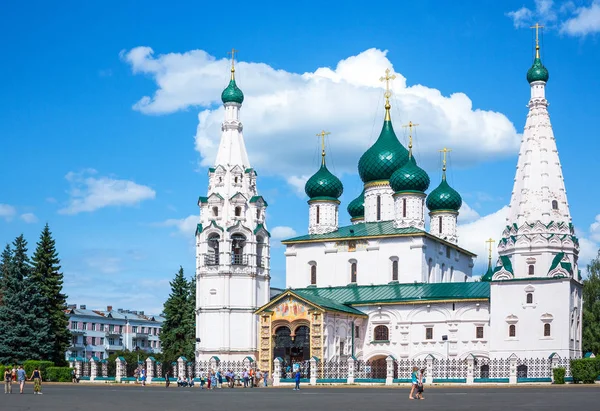 Yaroslavi Russia July 2013 Local People Tourists Front Church Elija — Stock Photo, Image