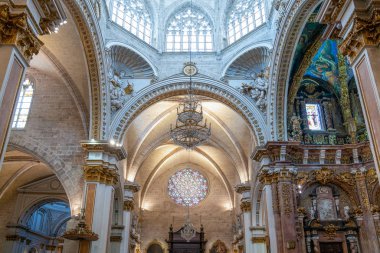 Valencia, İspanya - Octuber 14, 2016: Octagon fener katedralin altında bir yan Şapel