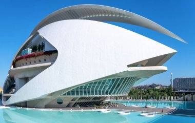 Valencia, İspanya - Octuber 15, 2016: Şehir Sanat ve Bilimler Calatrava mimar tarafından. Des Artes Sarayı ve Opera Binası